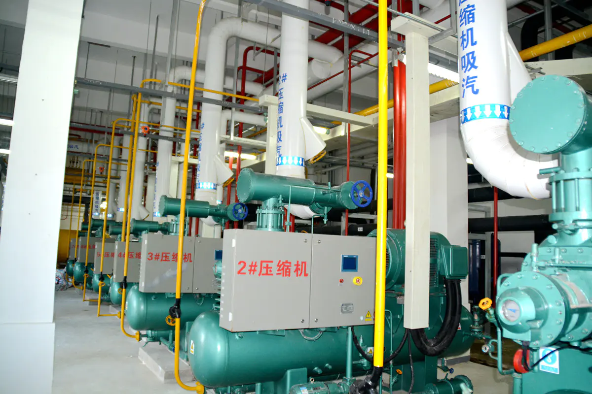Real scene of cold storage refrigeration compressor unit