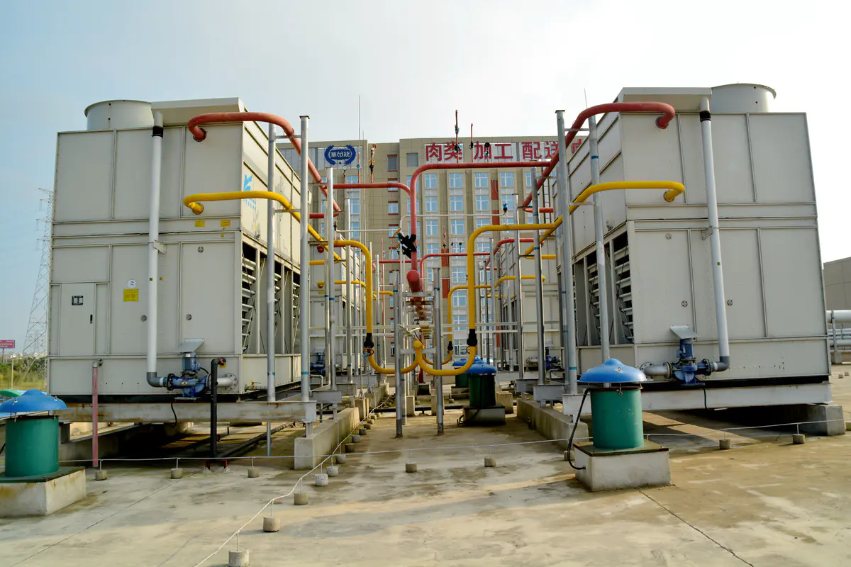 Cold storage evaporative condenser