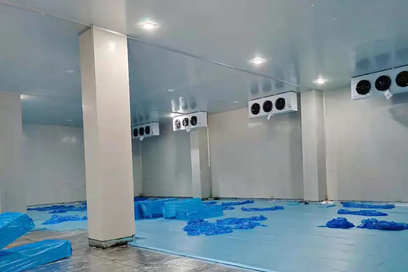 Laying XPS extruded board for insulation construction
