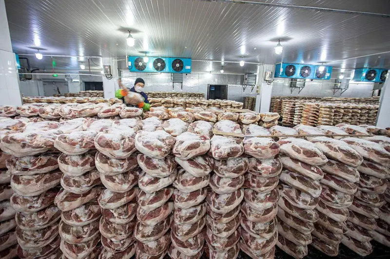 Low-temperature cold storage method