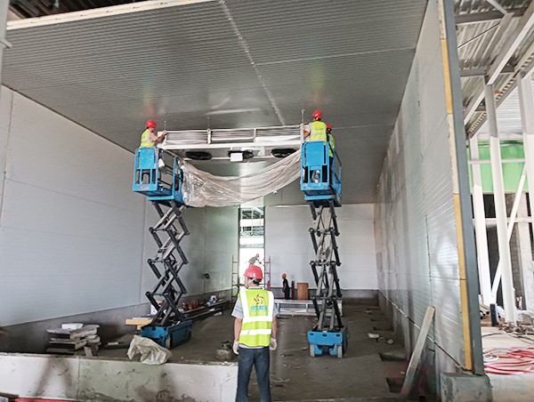  Installation of insulation panels and air coolers inside slaughter cold storage